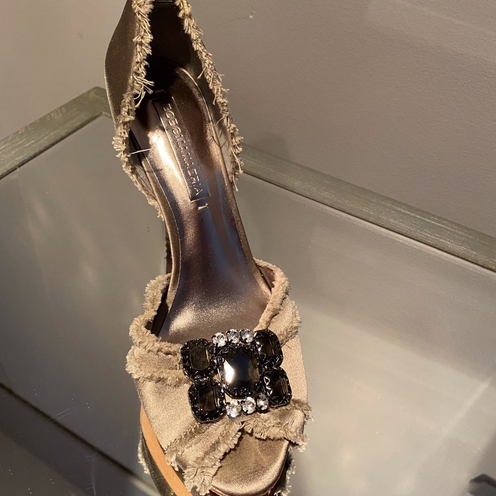 BCBG peep toe vintage satin pump - Picture 4 of 9